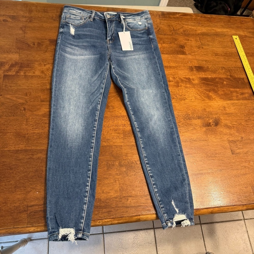 NWT Vervet Amber Mid rise skinny Women's Distressed Blue Jeans size 29